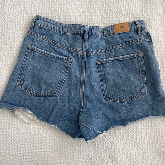 ZARA Distressed Denim Shorts (Size 12) - Picture 3 of 3